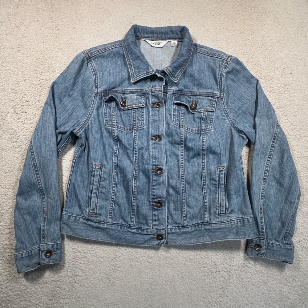 Vintage Y2K L.L. Bean Denim Trucker Jacket M Petite Blue Light Wash Classic Jean